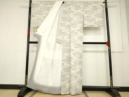 平和屋着物●本場結城紬　重要無形文化財　100亀甲　エ霞草花文　正絹　逸品　AABF1323ck