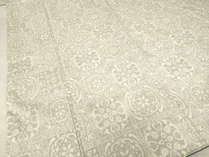 平和屋着物●本場大島紬　白大島　200亀甲　花天井文　正絹　逸品　AABF1325ck