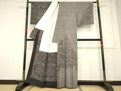 平和屋着物●二代目 川村久太郎　訪問着　流水樹林文　黒地　正絹　逸品　AABF1345ck