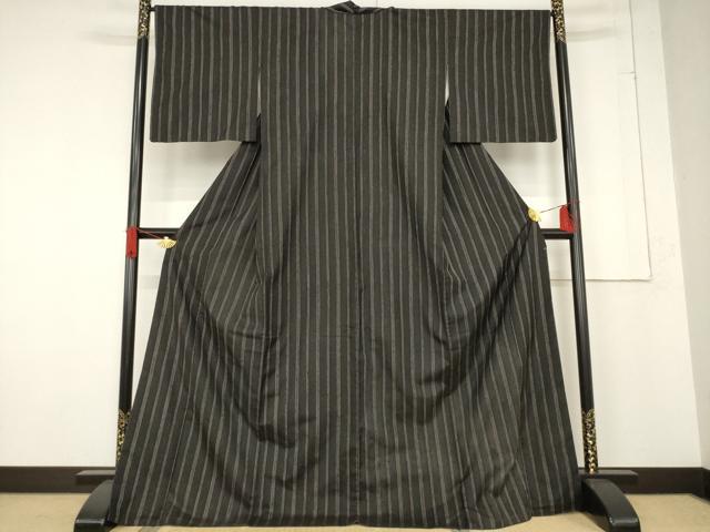 平和屋着物●本場大島紬　縞　黒地　ロング丈　正絹　逸品　AABF1350ck 平和屋着物○本場大島紬 縞 黒地 ロング丈 正絹 逸品 AABF1350ck