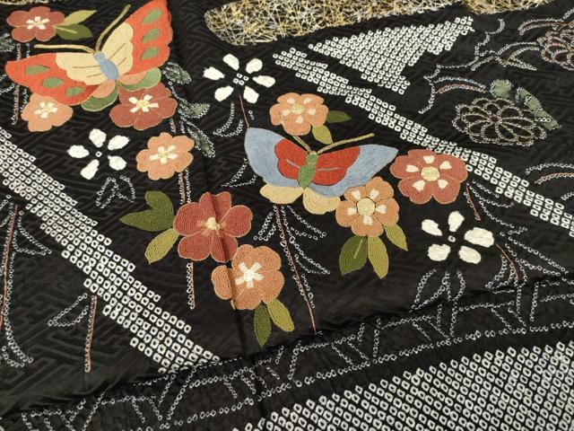 平和屋着物●豪華振袖　総絞り　中国三大刺繍　相良刺繍　花蝶文　黒地　金銀彩　正絹　逸品　AABF1353ck 平和屋着物○豪華振袖 総絞り 中国三大刺繍 相良刺繍 花蝶文 黒地 金銀