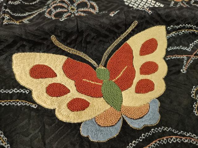 平和屋着物●豪華振袖　総絞り　中国三大刺繍　相良刺繍　花蝶文　黒地　金銀彩　正絹　逸品　AABF1353ck 平和屋着物○豪華振袖 総絞り 中国三大刺繍 相良刺繍 花蝶