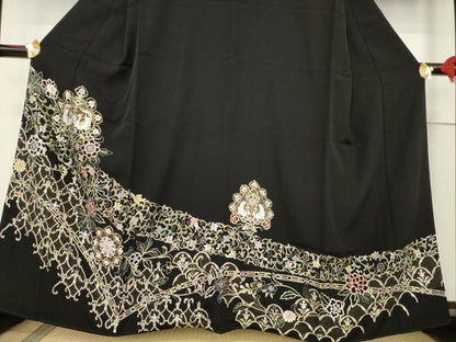 平和屋着物●豪華黒留袖　総刺繍　中国三大刺繍　汕頭刺繍　スワトウ刺繍　向い鳥更紗花文　金糸　正絹　逸品　AABF1354ck