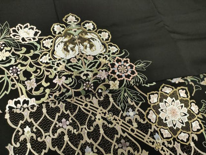 平和屋着物●豪華黒留袖　総刺繍　中国三大刺繍　汕頭刺繍　スワトウ刺繍　向い鳥更紗花文　金糸　正絹　逸品　AABF1354ck