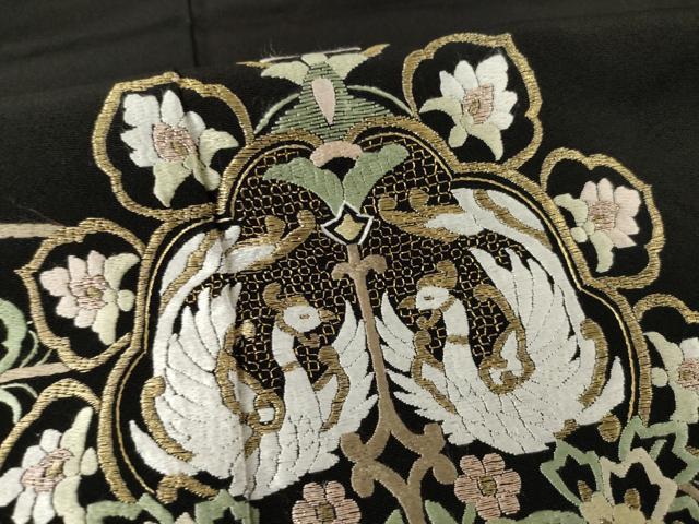 平和屋着物●豪華黒留袖　総刺繍　中国三大刺繍　汕頭刺繍　スワトウ刺繍　向い鳥更紗花文　金糸　正絹　逸品　AABF1354ck