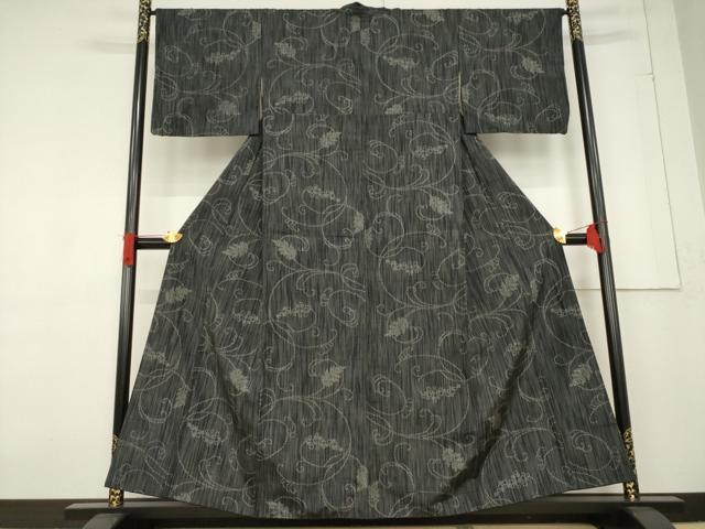 平和屋着物●上質な紬　葡萄唐草文　黒地　正絹　逸品　AABF1359ck