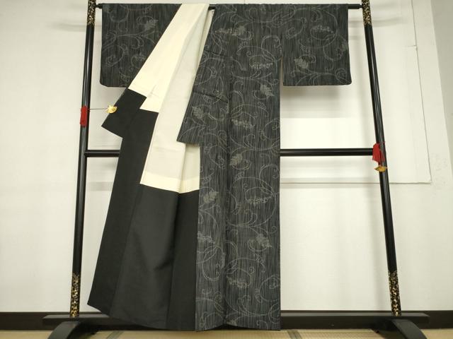 平和屋着物●上質な紬　葡萄唐草文　黒地　正絹　逸品　AABF1359ck