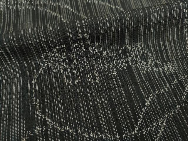 平和屋着物●上質な紬　葡萄唐草文　黒地　正絹　逸品　AABF1359ck