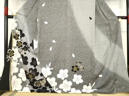 平和屋着物●訪問着　駒刺繍　舞桜文　暈し染め　黒地　金彩　ロング丈　正絹　逸品　AABF1370ck