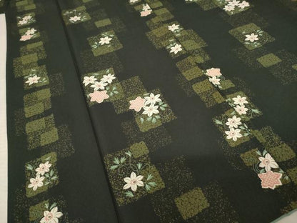 平和屋着物●世界的ファッションデザイナー　山本寛斎　kansaiブランド　小紋　色紙重ね花文　黒地　洗える着物　AABF1772ck