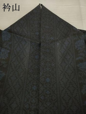 平和屋着物●本場大島紬 一元7マルキ 花間道 黒地 正絹 逸品 AABF1836ck