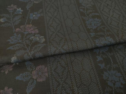 平和屋着物●本場大島紬 一元7マルキ 花間道 黒地 正絹 逸品 AABF1836ck