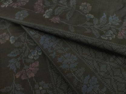 平和屋着物●本場大島紬 一元7マルキ 花間道 黒地 正絹 逸品 AABF1836ck