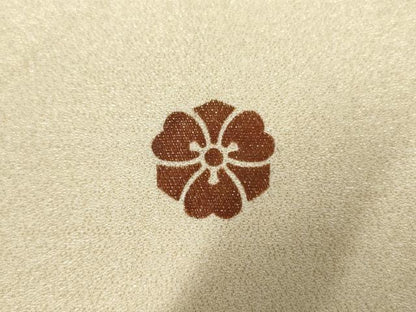 平和屋着物●上質な色無地　練色　金通し地　正絹　逸品　AABF2011cs