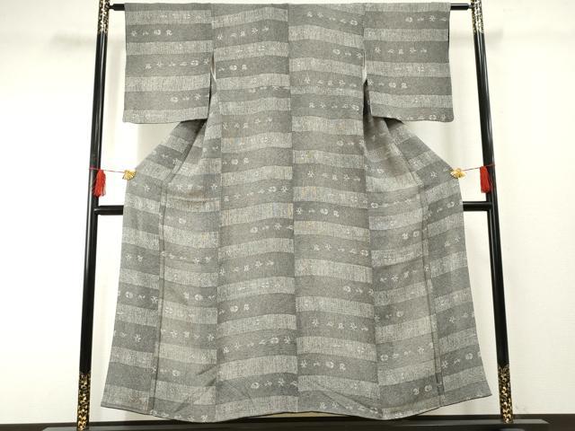平和屋着物●お召　双鶴横段草花文　黒地　正絹　逸品　AABF2046cs
