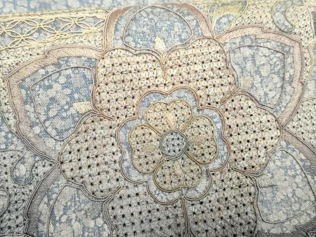平和屋着物●本場大島紬　染大島　訪問着　中国三大刺繍　スワトウ刺繍　汕頭刺繍　正倉院花文　正絹　逸品　未使用　AABF2056cs
