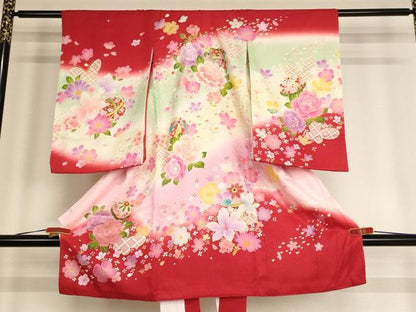 平和屋着物[]お宮参り　女の子　祝着　産着　初着　のしめ　刺繍　花手毬舞蝶文　暈し染め　金彩　逸品　AABF2129ja
