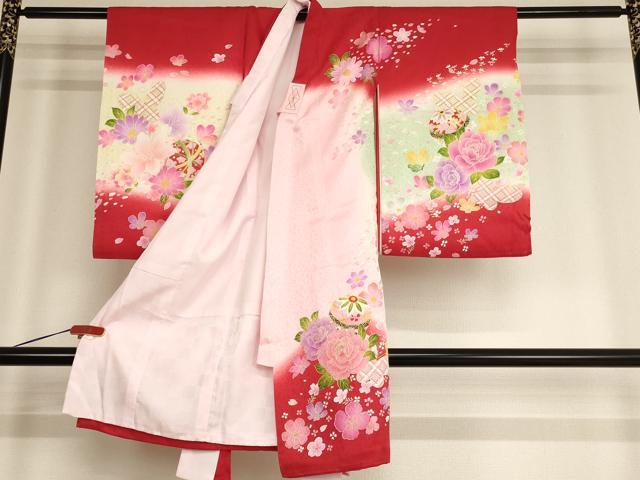 平和屋着物[]お宮参り　女の子　祝着　産着　初着　のしめ　刺繍　花手毬舞蝶文　暈し染め　金彩　逸品　AABF2129ja
