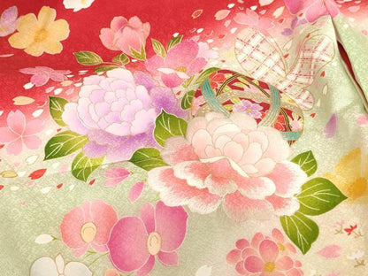 平和屋着物[]お宮参り　女の子　祝着　産着　初着　のしめ　刺繍　花手毬舞蝶文　暈し染め　金彩　逸品　AABF2129ja