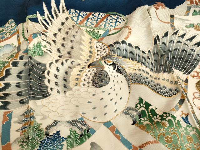 平和屋着物[]お宮参り　男の子　祝着　産着　初着　のしめ　駒刺繍　鷹　風景絵巻文　金彩　正絹　逸品　AABF2131ja