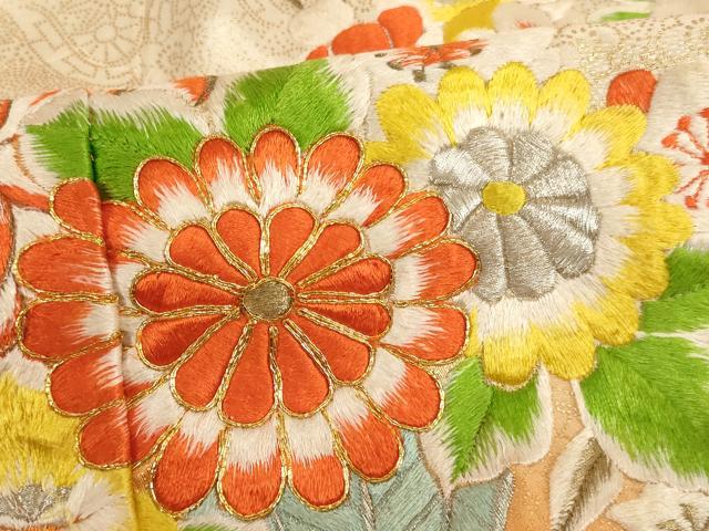平和屋着物[]七五三　女の子　７歳　祝着　四つ身　長襦袢(単衣)セット　総刺繍　駒刺繍　花籠文　暈し染め　金彩　逸品　AABF2164ja
