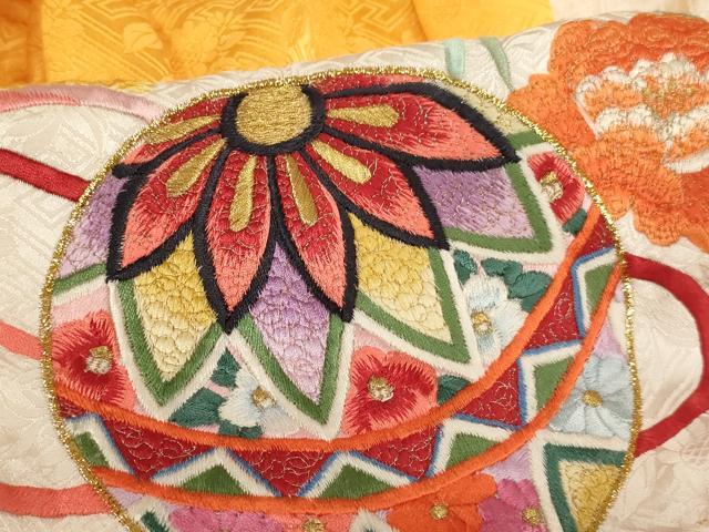 平和屋着物[]七五三　女の子　３歳　祝着　一つ身　総刺繍　絞り　花手毬文　金糸　正絹　逸品　AABF2174ja