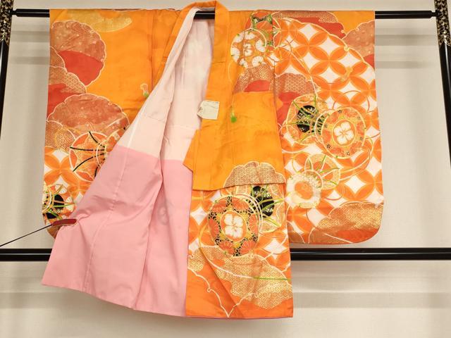 平和屋着物[]七五三　女の子　３歳　祝着　三つ身　長襦袢セット　鼓文　金彩　洗える着物　AABF2180ja