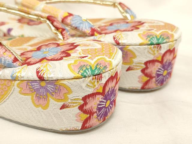 平和屋着物[]七五三　女の子　和装小物　和装草履　刺繍　桜　箱付き　逸品　AABF2235ja