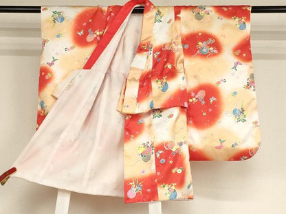 平和屋着物[]七五三　女の子　３歳　祝着　三つ身　長襦袢(単衣・半衿刺繍)・被布セット　花籠舞蝶文　暈し染め　AABF2317ja