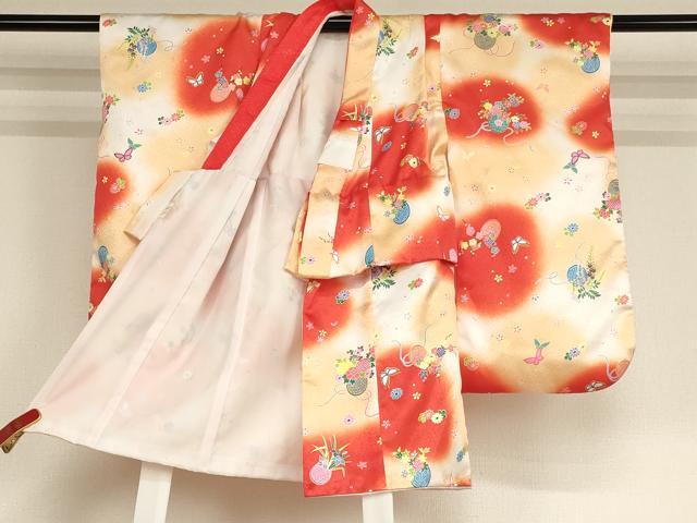 平和屋着物[]七五三　女の子　３歳　祝着　三つ身　長襦袢(単衣・半衿刺繍)・被布セット　花籠舞蝶文　暈し染め　AABF2317ja