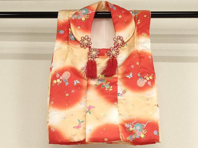 平和屋着物[]七五三　女の子　３歳　祝着　三つ身　長襦袢(単衣・半衿刺繍)・被布セット　花籠舞蝶文　暈し染め　AABF2317ja