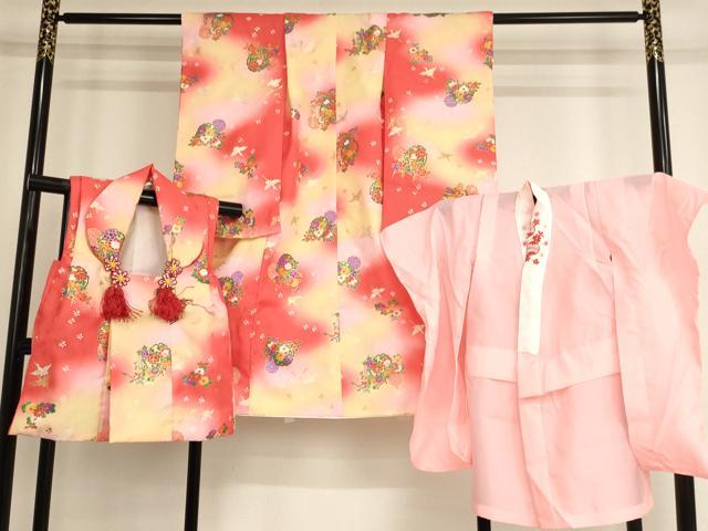平和屋着物[]七五三　女の子　３歳　祝着　三つ身　長襦袢(単衣・半衿刺繍)・被布セット　飛鶴雪輪花文　暈し染め　金彩　AABF2320ja