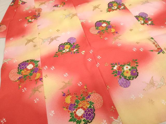 平和屋着物[]七五三　女の子　３歳　祝着　三つ身　長襦袢(単衣・半衿刺繍)・被布セット　飛鶴雪輪花文　暈し染め　金彩　AABF2320ja