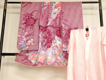 平和屋着物[]七五三　女の子　３歳　祝着　三つ身　長襦袢(単衣・半衿刺繍)セット　駒刺繍　御所車花絵巻文　洗える着物　AABF2328ja