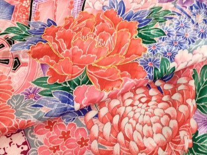 平和屋着物[]七五三　女の子　３歳　祝着　三つ身　長襦袢(単衣・半衿刺繍)セット　駒刺繍　御所車花絵巻文　洗える着物　AABF2328ja