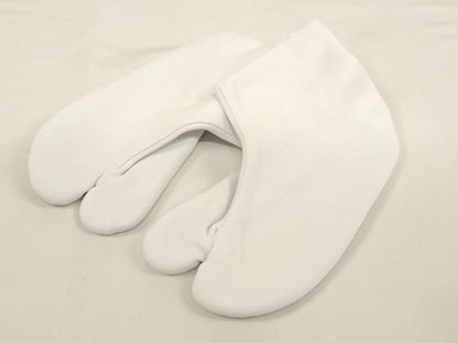 平和屋着物[]子供　女の子　３歳　肌着・足袋・腰紐セット　舞桜文　たとう紙付き　さんび謹製　伊勢丹扱い　AABF2350ja