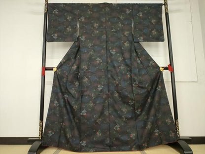 平和屋着物●本場大島紬 カタス7マルキ 総絣 葡萄唐草文 正絹 逸品 AABF2857ck
