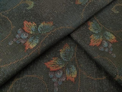 平和屋着物●本場大島紬 カタス7マルキ 総絣 葡萄唐草文 正絹 逸品 AABF2857ck
