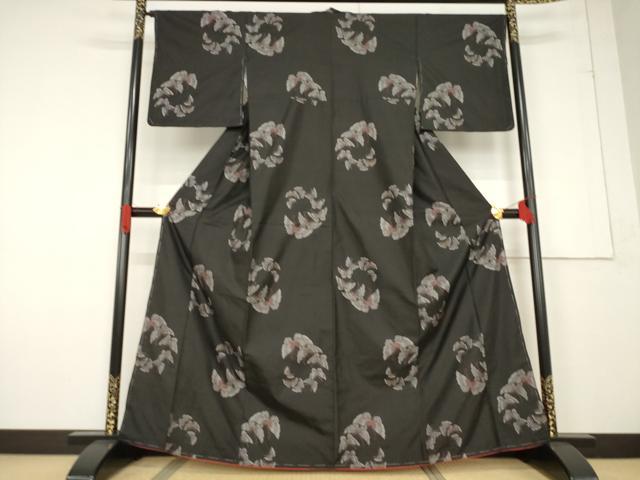 平和屋着物●本場大島紬　カタス9マルキ　地空き　舞蝶文　正絹　逸品　未使用　AABF2870ck