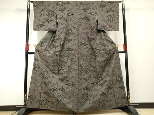 平和屋着物●本場大島紬 泥染め 一元7マルキ 花唐草松文 そごう扱い 正絹 逸品 AABF2946cs