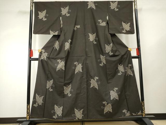 平和屋着物●本場大島紬　泥染め　地空き　割込み絣　舞蝶文　正絹　逸品　AABF3001cs