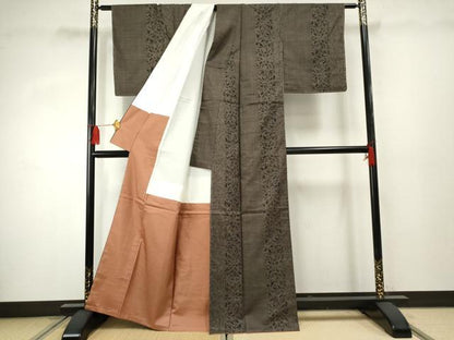 平和屋着物●本場大島紬 純泥染め 手織り 一元7マルキ 花間道 川口廣昭作 証紙付き 正絹 逸品 未使用 AABF3006cs
