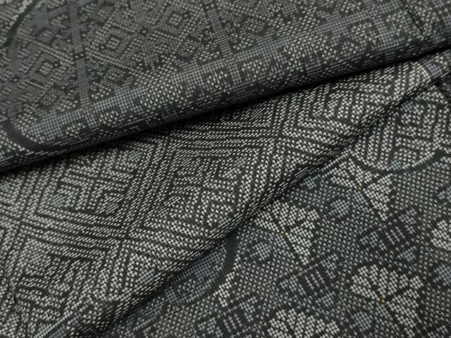 平和屋着物●本場大島紬 一元7マルキ 雲重ね吉祥文 黒地 正絹 逸品 未使用 AABF3017cs
