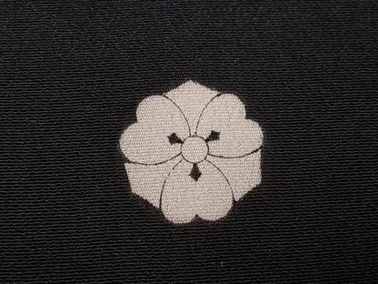 平和屋着物■豪華黒留袖　駒刺繍　草花文　暈し染め　金彩　正絹　逸品　AABF3507ph