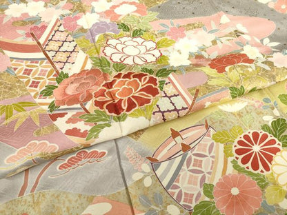 平和屋着物●創業460年・千總　振袖　駒刺繍　矢羽根花文　暈し染め　金彩　松坂屋扱い　正絹　逸品　AABF3565ck