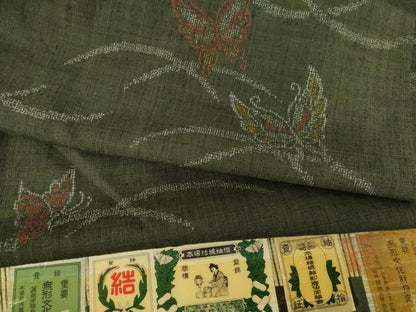 平和屋着物●本場結城紬 重要無形文化財 100亀甲 舞蝶芝文 証紙付き 正絹 逸品 AABF3569ck