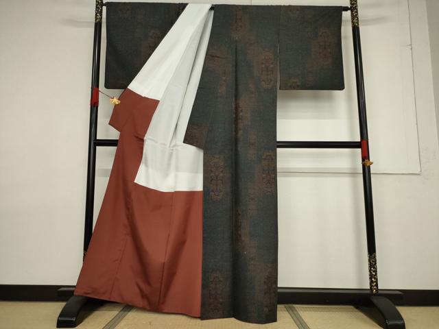 平和屋着物●本場大島紬 カタス7マルキ 短冊花文 松元勝彦作 証紙付き 正絹 逸品 AABF3604ck