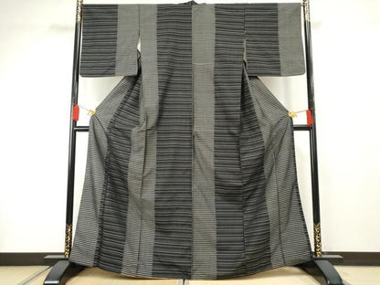 平和屋着物●上質な紬 横段間道 黒地 正絹 逸品 AABF4201cs