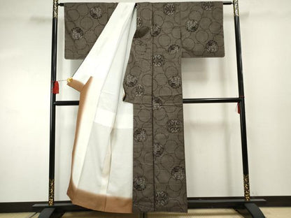 平和屋着物●本場大島紬 泥染め カタス7マルキ 雪輪重ね風景文 正絹 逸品 未使用 AABF4238cs