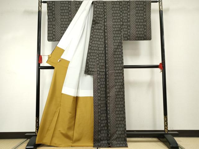 平和屋着物●本場大島紬 カタス7マルキ 花間道 黒地 正絹 逸品 AABF4277cs